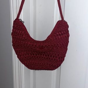 Adorable knit shoulder bag